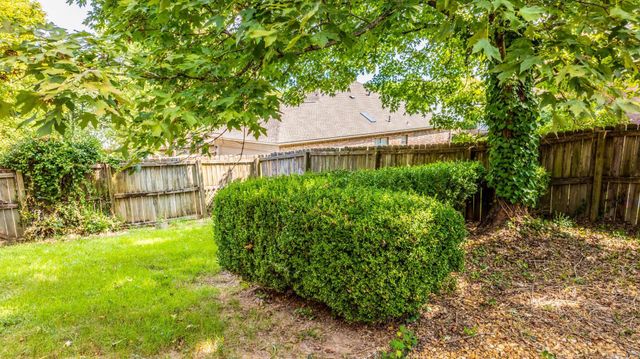 1323 Gleneagles Lane, Little Rock, AR 72211