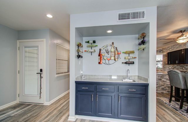 891 Davis Road, League City, TX 77573