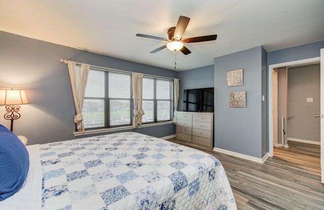 891 Davis Road, League City, TX 77573