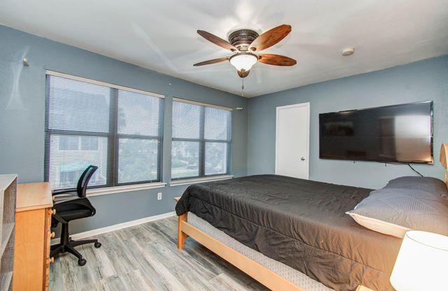 891 Davis Road, League City, TX 77573