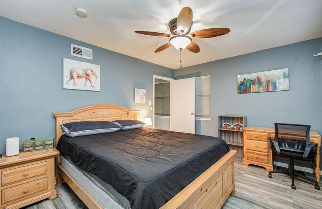 891 Davis Road, League City, TX 77573