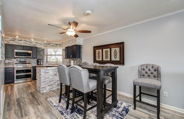 891 Davis Road, League City, TX 77573