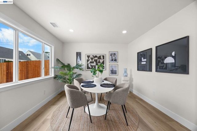 460 Inverness Dr, Pacifica, CA 94044