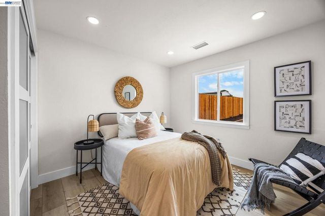 460 Inverness Dr, Pacifica, CA 94044