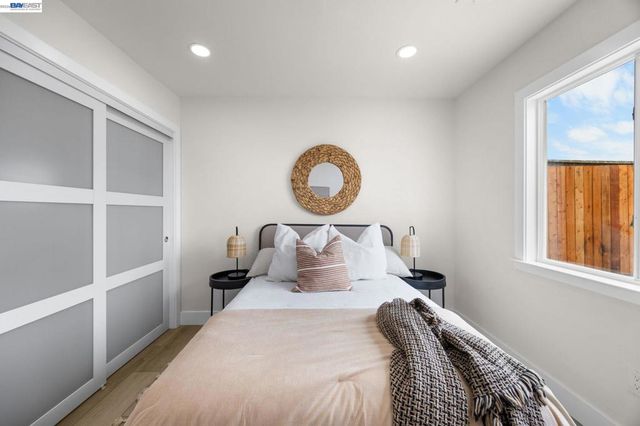 460 Inverness Dr, Pacifica, CA 94044