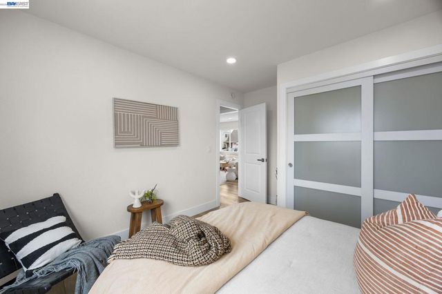 460 Inverness Dr, Pacifica, CA 94044