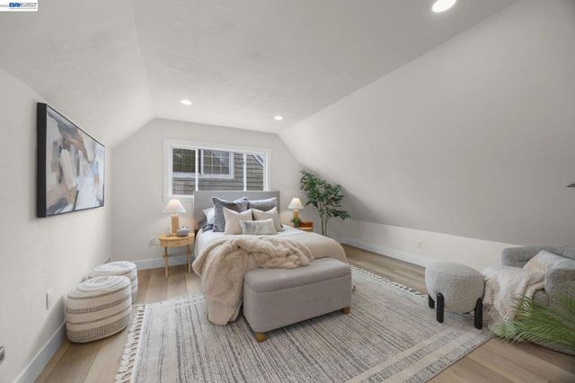 460 Inverness Dr, Pacifica, CA 94044