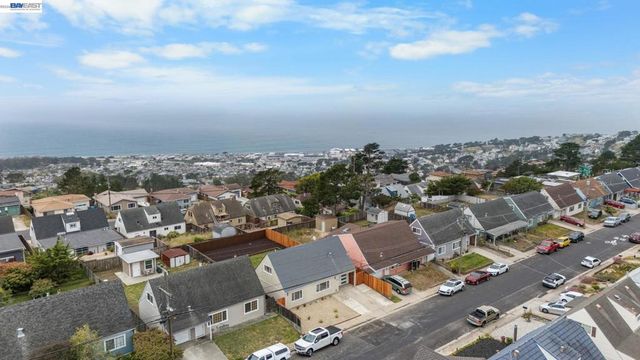 460 Inverness Dr, Pacifica, CA 94044