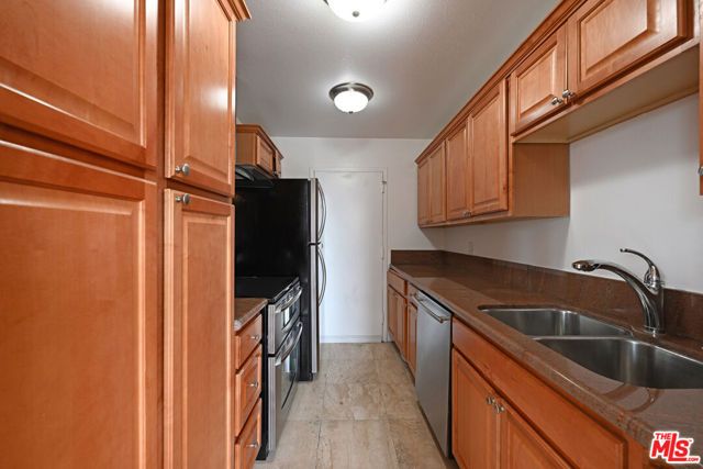 100 S Doheny Drive 424, Los Angeles, CA 90048