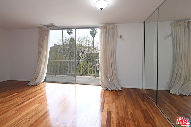 100 S Doheny Drive 424, Los Angeles, CA 90048