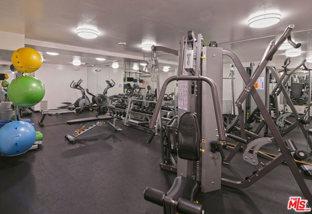 100 S Doheny Drive 424, Los Angeles, CA 90048