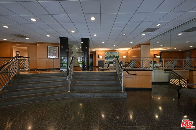 100 S Doheny Drive 424, Los Angeles, CA 90048