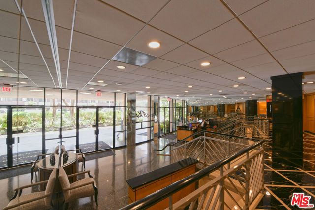 100 S Doheny Drive 424, Los Angeles, CA 90048