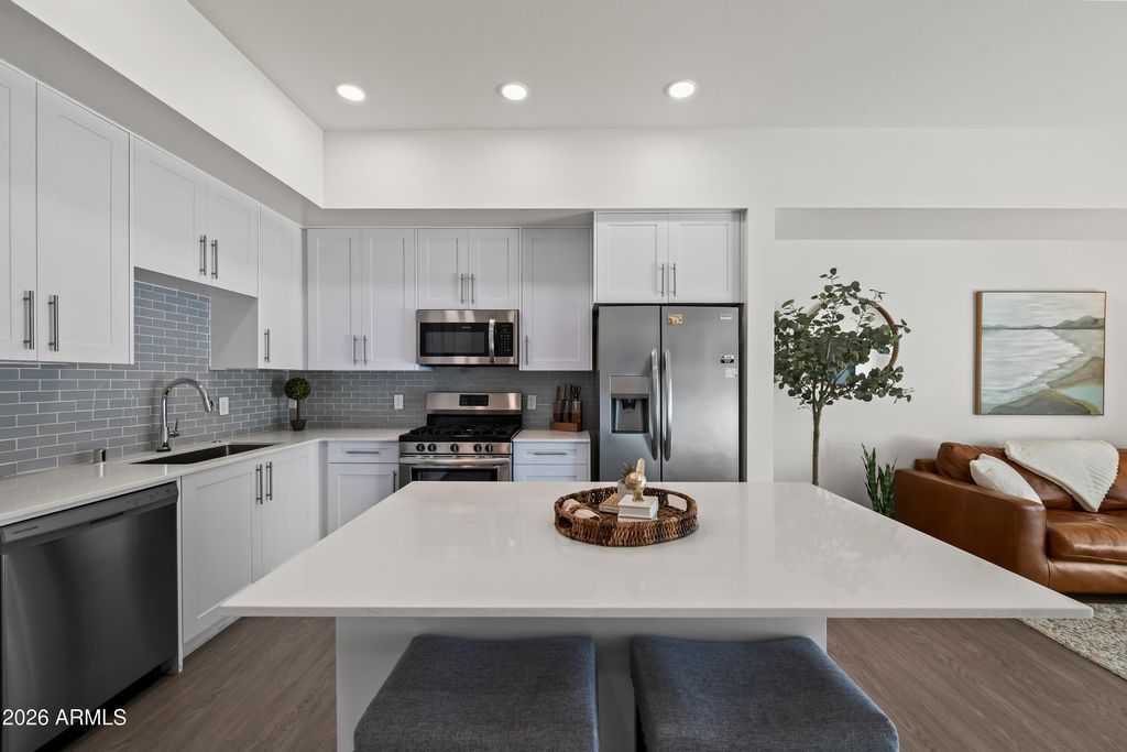 7300 E EARLL Drive 1022, Scottsdale, AZ 85251 — photo 2