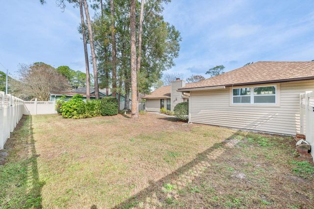 10308 W Nakema Dr, Jacksonville, FL 32257