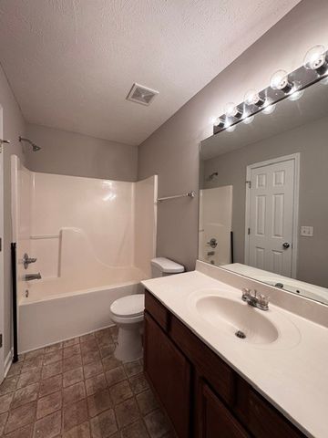 1027 Sitting Bull Xing, Murfreesboro, TN 37128