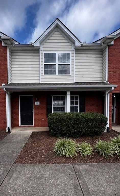 1027 Sitting Bull Xing, Murfreesboro, TN 37128