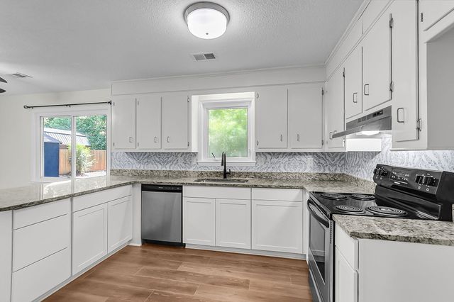 202 Sprucewood Drive, Summerville, SC 29485