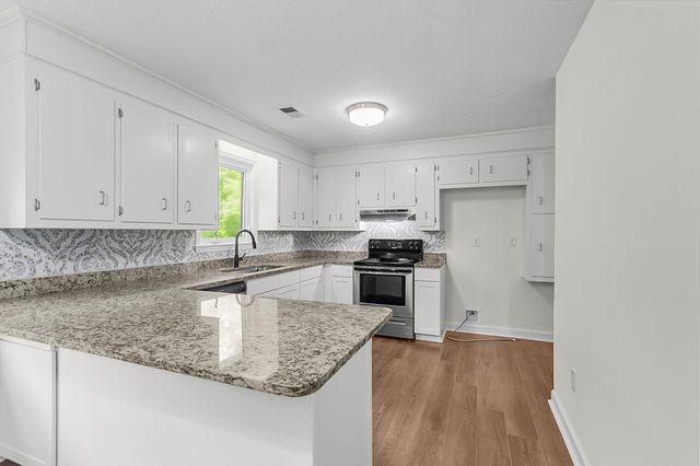 202 Sprucewood Drive, Summerville, SC 29485