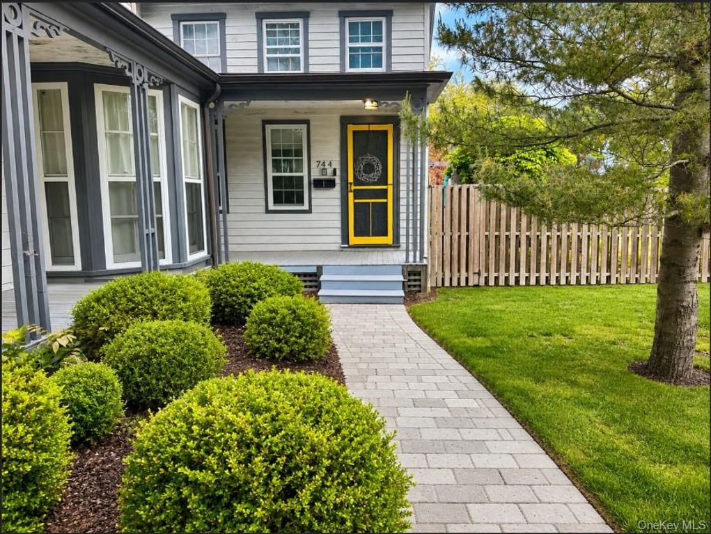 744 Main Street 1, Greenport, NY 11944
