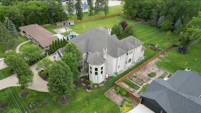 904 S Edgewood Lane, Mount Prospect, IL 60056