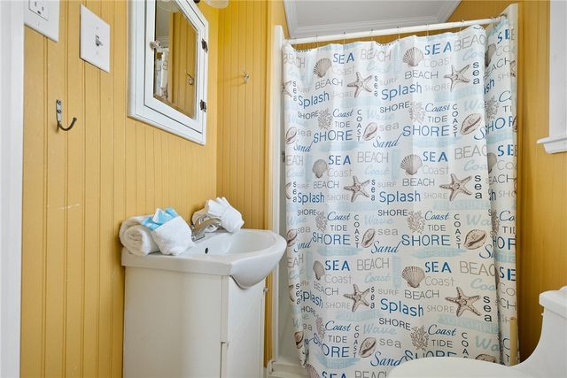 384 Egery Island Road, Taft, TX 78390