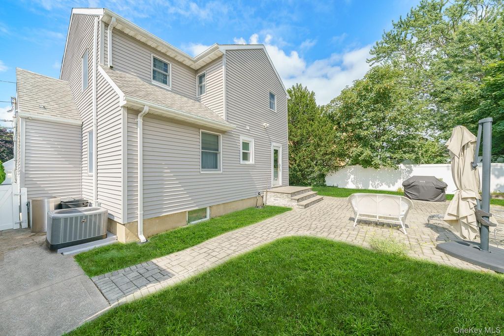 219 Leonard Street, North Bellmore, NY 11710 — photo 5