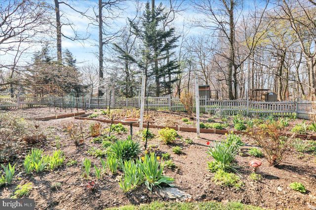 250 CLEARFIELD RD, New Providence, PA 17560