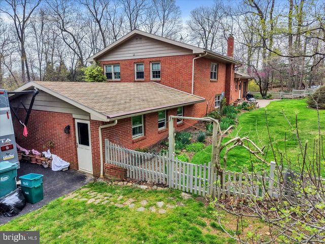 250 CLEARFIELD RD, New Providence, PA 17560