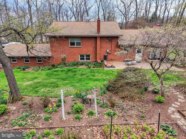 250 CLEARFIELD RD, New Providence, PA 17560