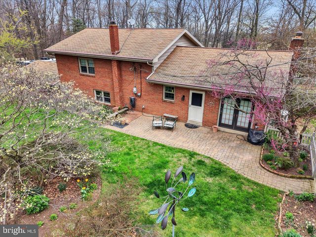 250 CLEARFIELD RD, New Providence, PA 17560