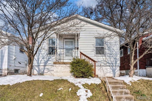 3915 Schiller Place, St Louis, MO 63116
