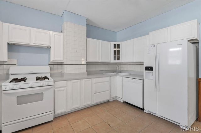 3915 Schiller Place, St Louis, MO 63116
