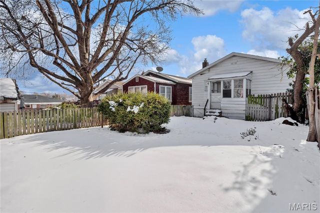 3915 Schiller Place, St Louis, MO 63116