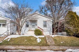 3915 Schiller Place, St Louis, MO 63116