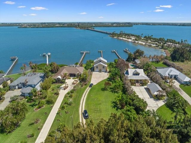 8820 44th Avenue, Sebastian, FL 32958