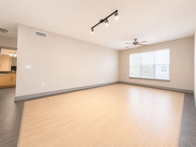 3660 Richmond Avenue 422, Houston, TX 77046