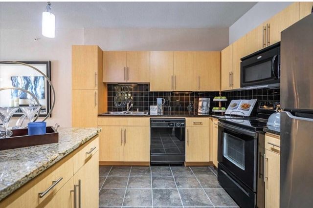 3660 Richmond Avenue 422, Houston, TX 77046