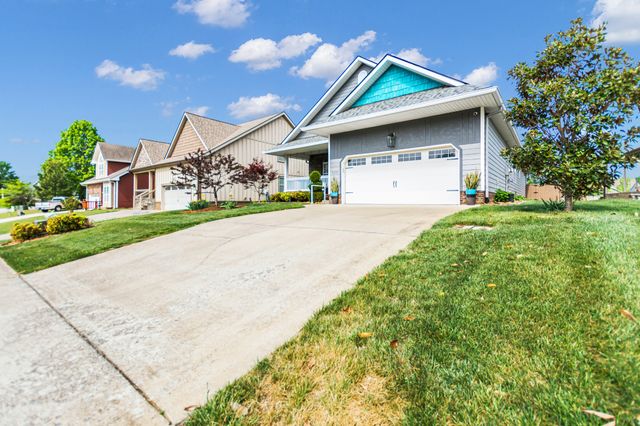 2206 Fairfax Dr, Clarksville, TN 37043