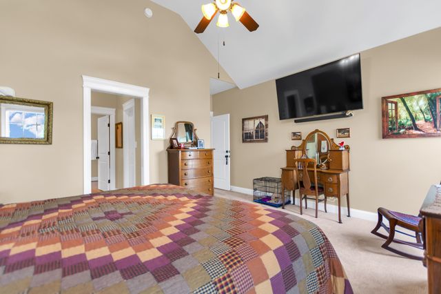 2206 Fairfax Dr, Clarksville, TN 37043