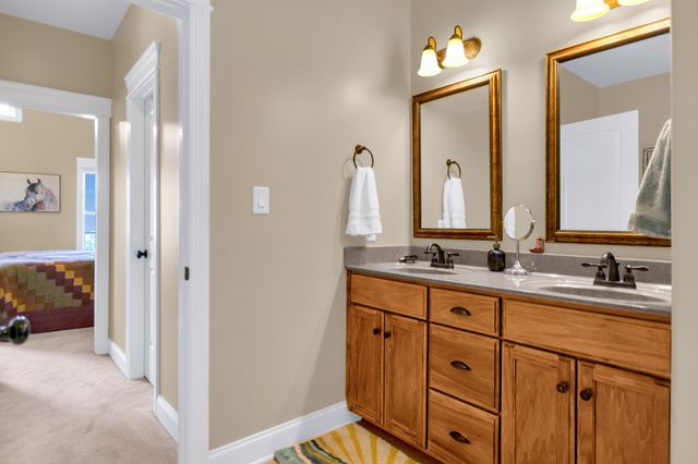 2206 Fairfax Dr, Clarksville, TN 37043