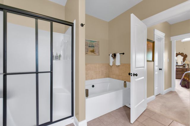 2206 Fairfax Dr, Clarksville, TN 37043