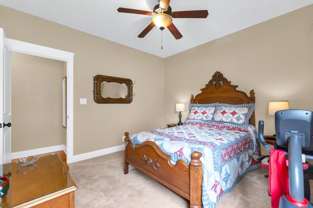 2206 Fairfax Dr, Clarksville, TN 37043