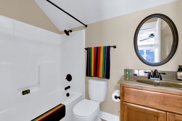 2206 Fairfax Dr, Clarksville, TN 37043