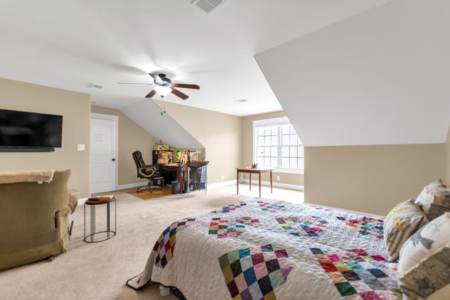 2206 Fairfax Dr, Clarksville, TN 37043