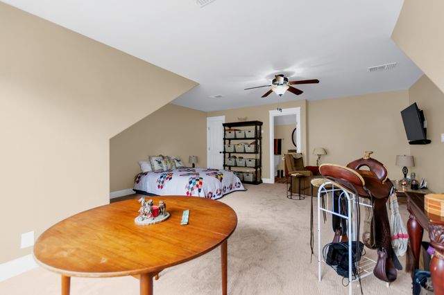 2206 Fairfax Dr, Clarksville, TN 37043