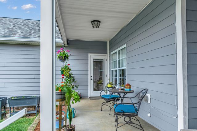 2206 Fairfax Dr, Clarksville, TN 37043