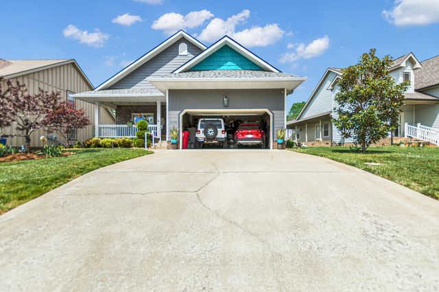 2206 Fairfax Dr, Clarksville, TN 37043