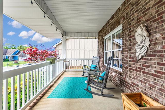 2206 Fairfax Dr, Clarksville, TN 37043