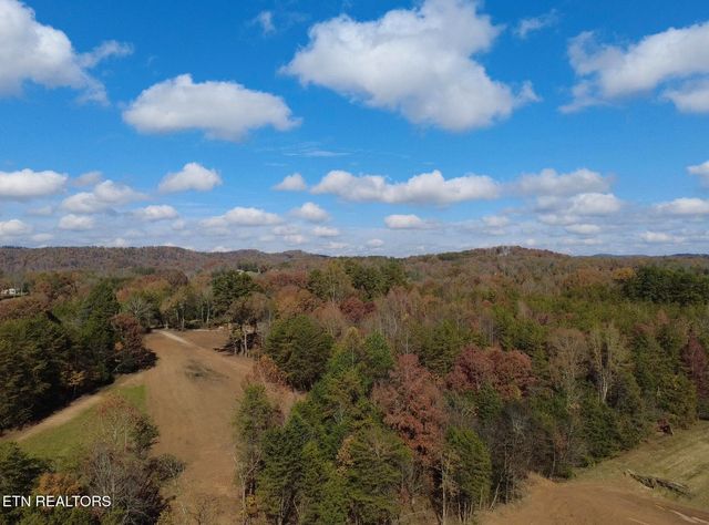2168 Fairview Rd, Tellico Plains, TN 37385